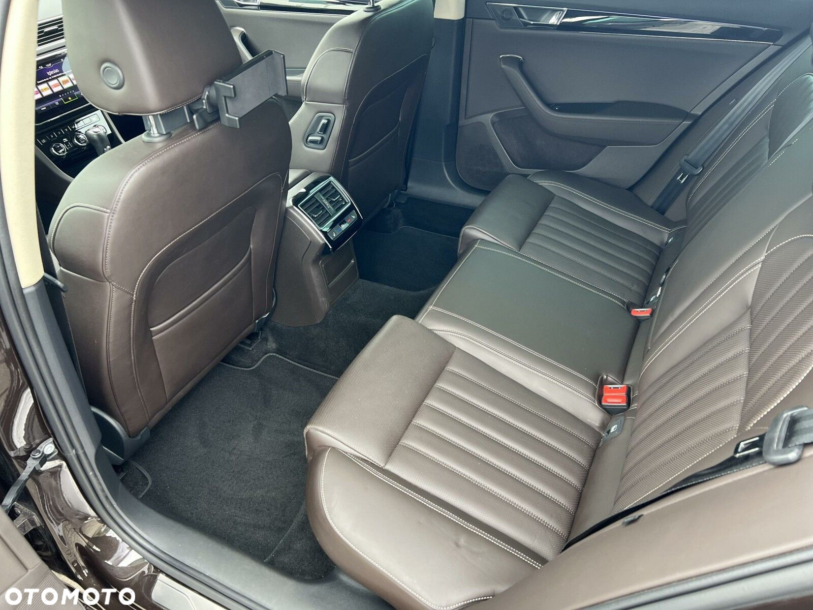Skoda Superb 2.0 TSI 4x4 L&K DSG - 12