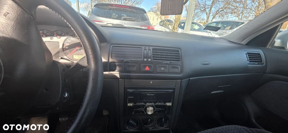 Volkswagen Bora Variant 1.6 - 7