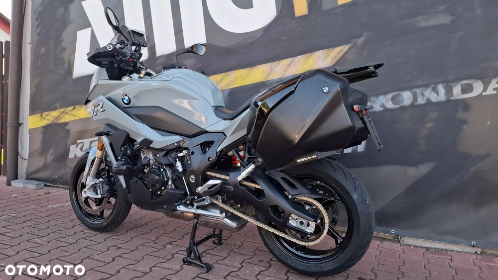 BMW XR - 8