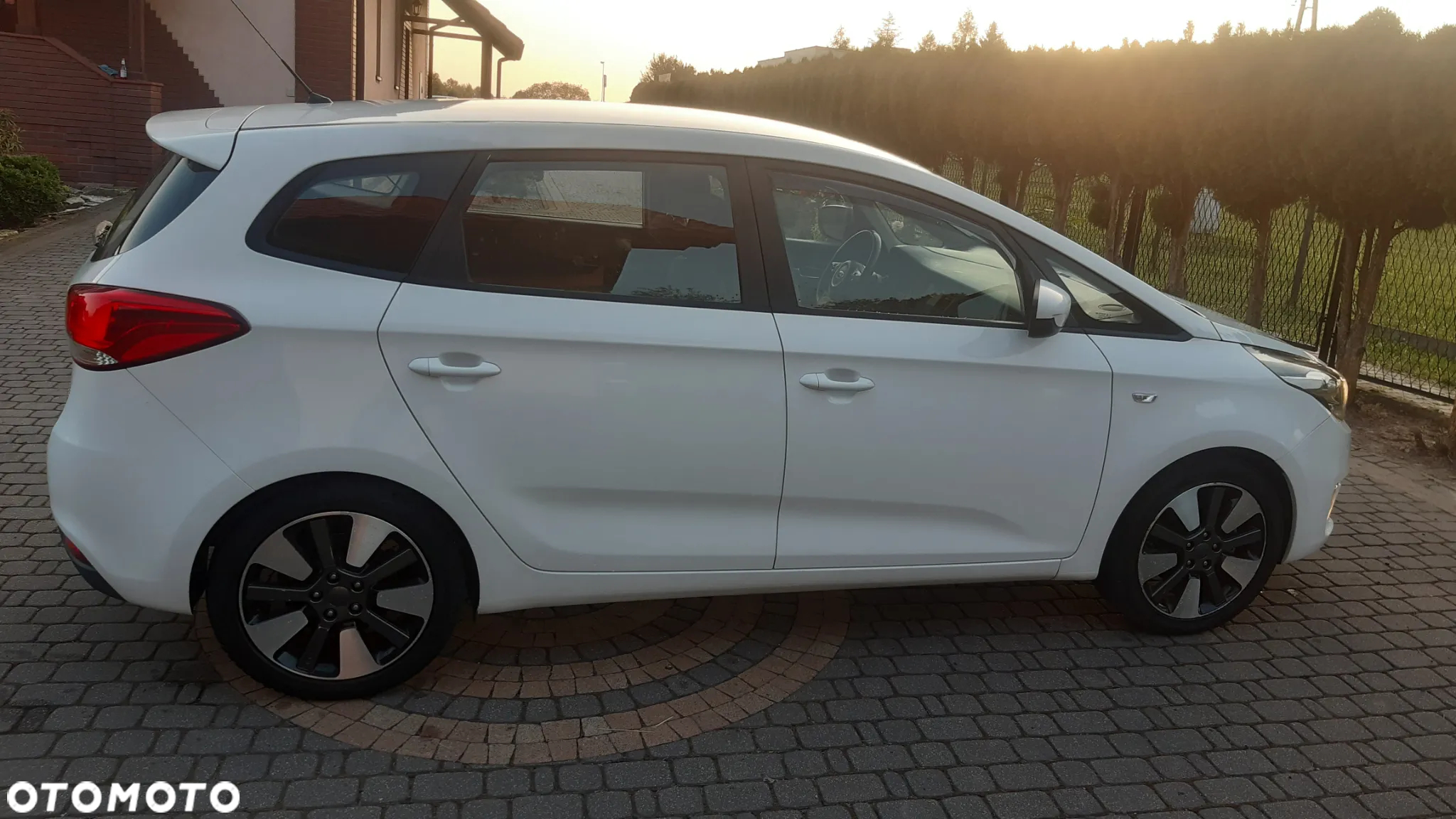 Kia Carens 1.7 CRDi L - 21