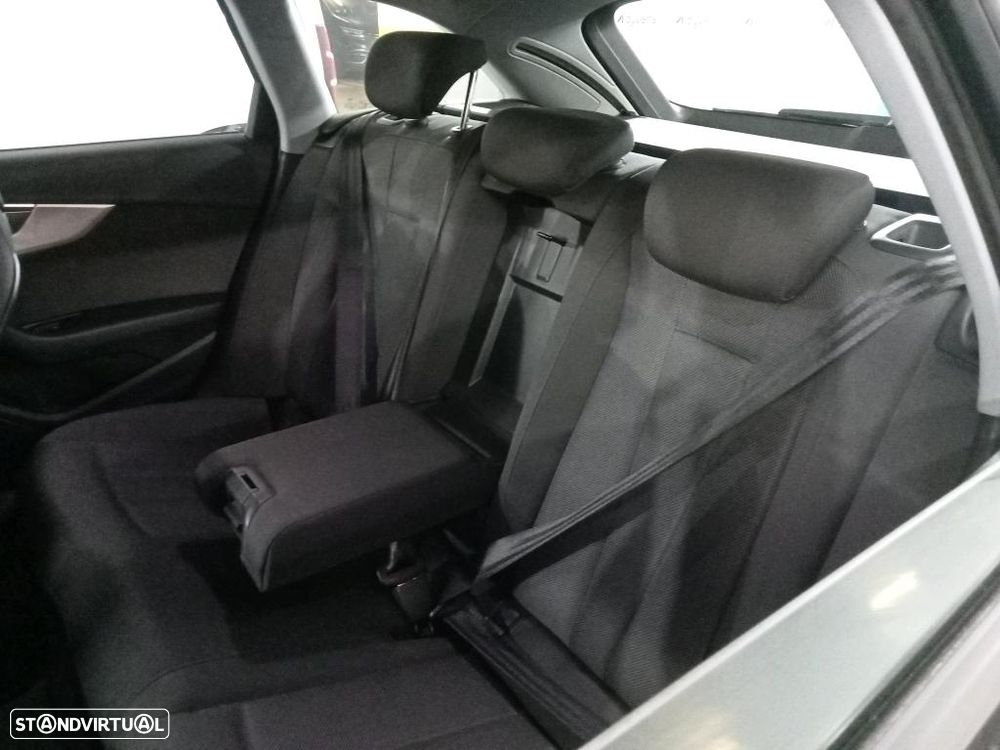 Audi A4 Avant 35 TDI S tronic - 8