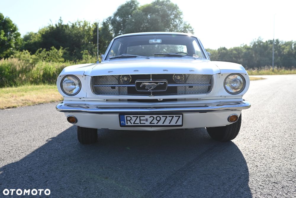 Ford Mustang - 2