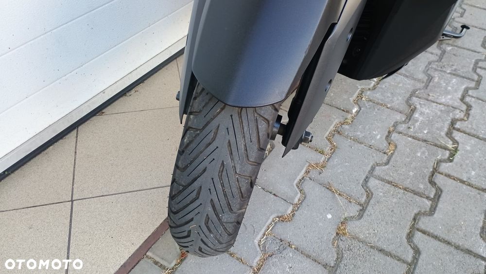 Yamaha X-max - 11