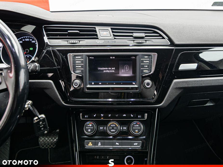 Volkswagen Touran - 17