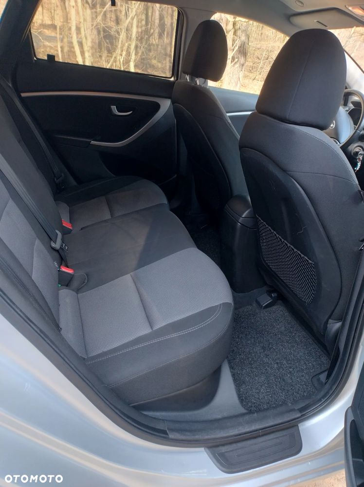 Hyundai i30 1.6 CRDi Classic + - 6