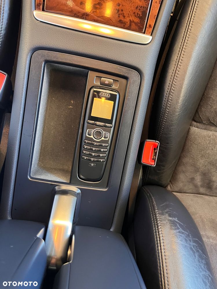 Audi A8 4.2 Quattro - 23