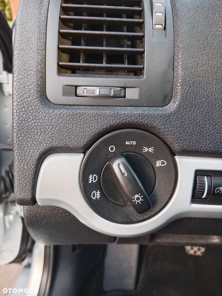 Skoda Octavia 1.6 TDI DPF Ambition - 4