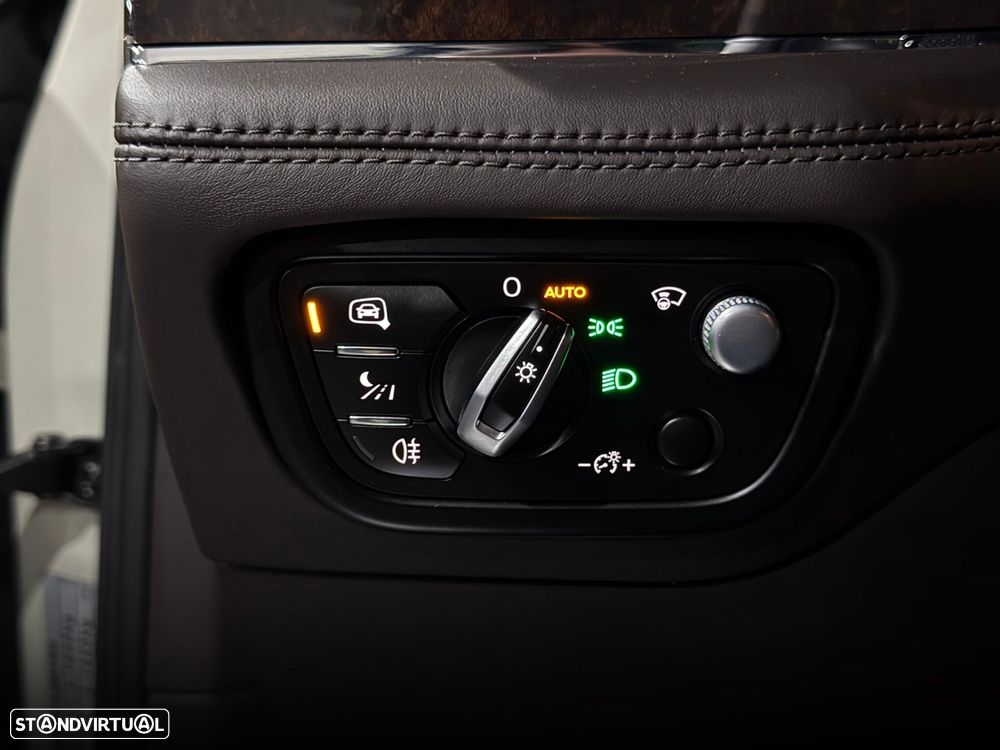 Bentley Bentayga Hybrid - 25