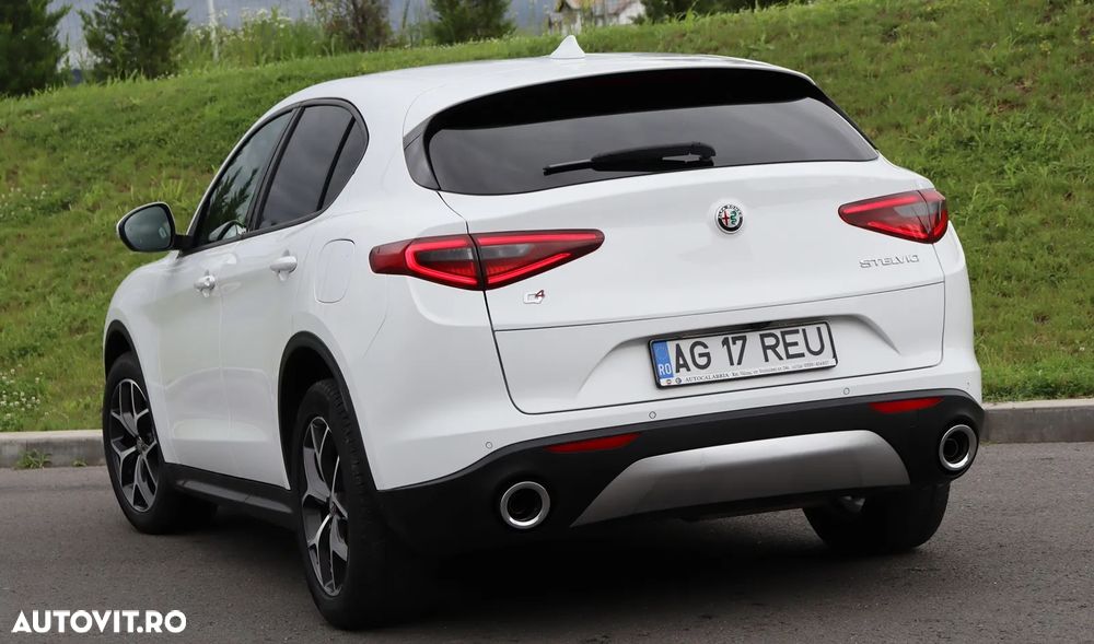 Alfa Romeo Stelvio 2.2 16V AT8-Q4 Executive - 9