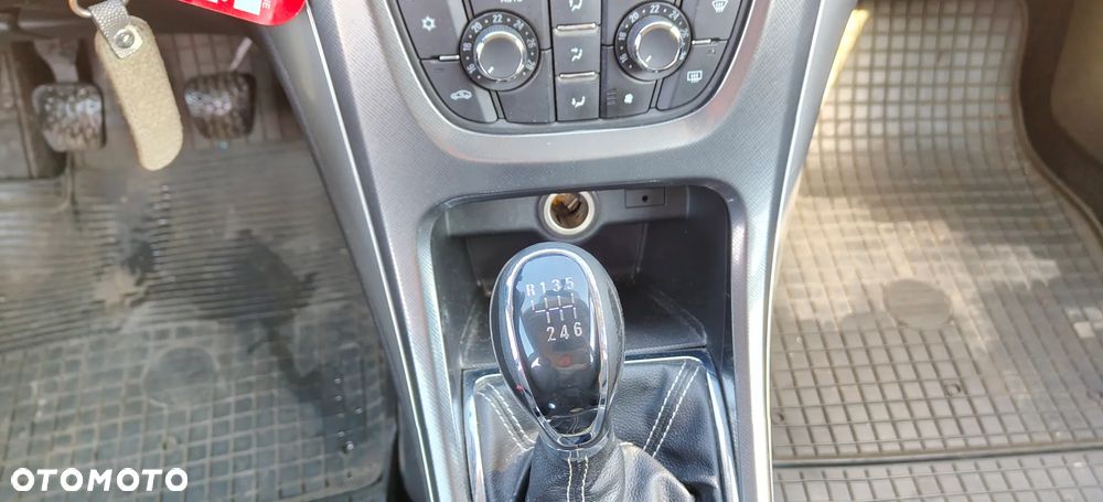 Opel Astra 1.4 T Cosmo S&S - 12