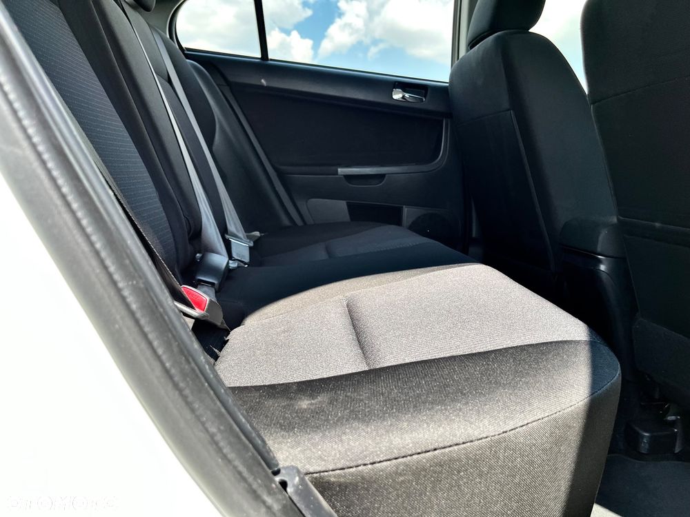 Mitsubishi Lancer 1.5 Invite - 18