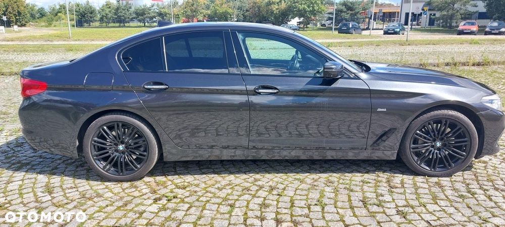 BMW Seria 5 530i Sport - 3