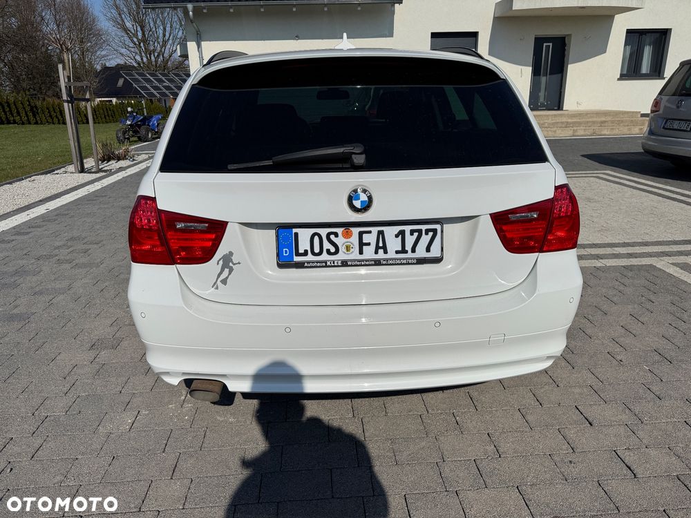 BMW Seria 3 318d DPF Edition Lifestyle - 5