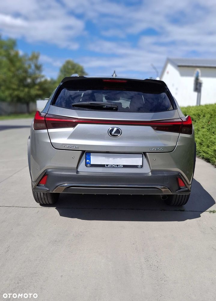 Lexus UX - 5
