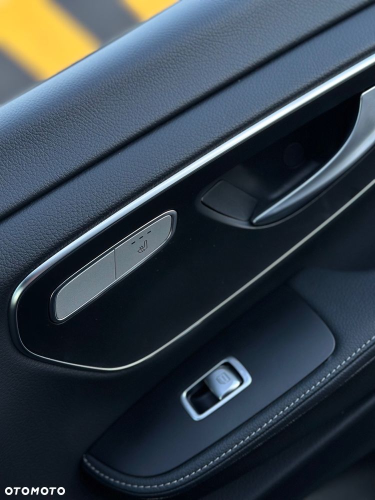 Mercedes-Benz Klasa V 220 d lang 9G-TRONIC Avantgarde - 13