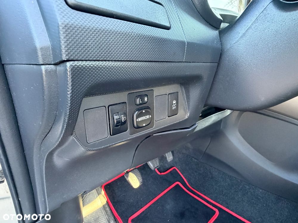Toyota Auris 1.6 VVT-i Executive - 17