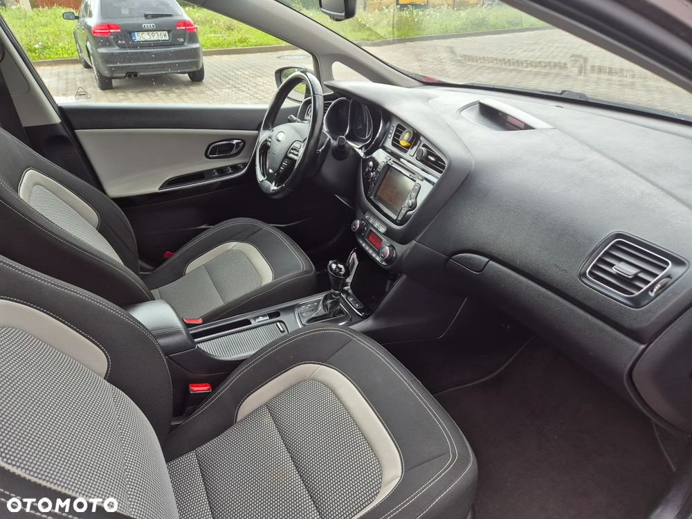 Kia Ceed 1.6 CRDi 128 Platinum Edition - 24