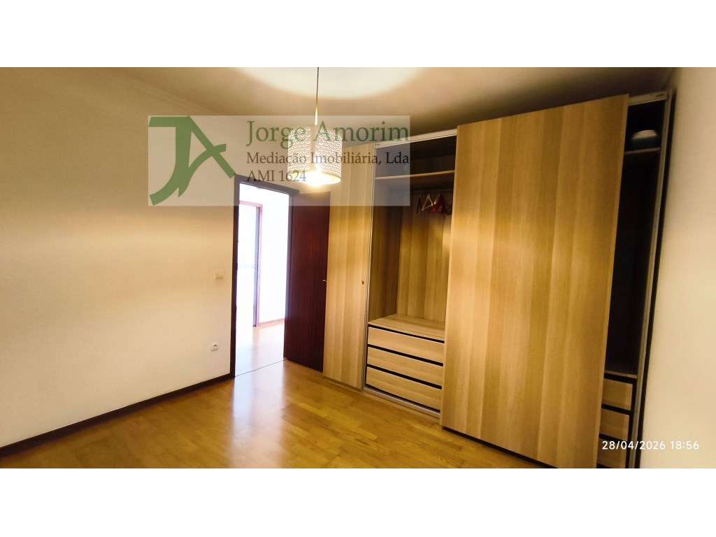 Habitação tipo 'T1'. Lugar de garagem. transportes à porta. Metro a... - Grande imagem: 5/10