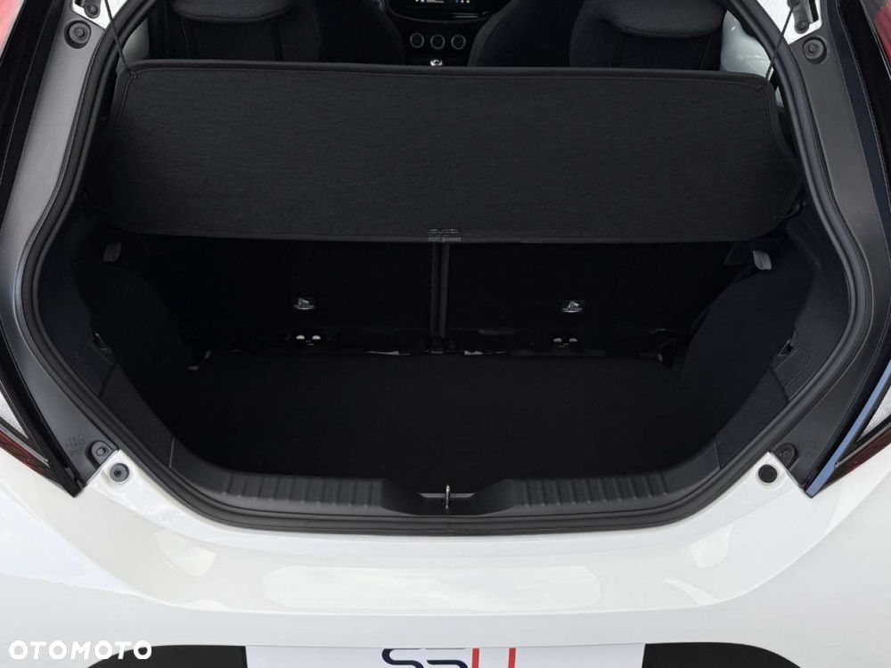Toyota Aygo X 1.0 VVT-i X-play - 37