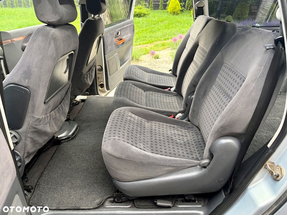 Volkswagen Sharan 1.9 TDI Comfortline Family - 23
