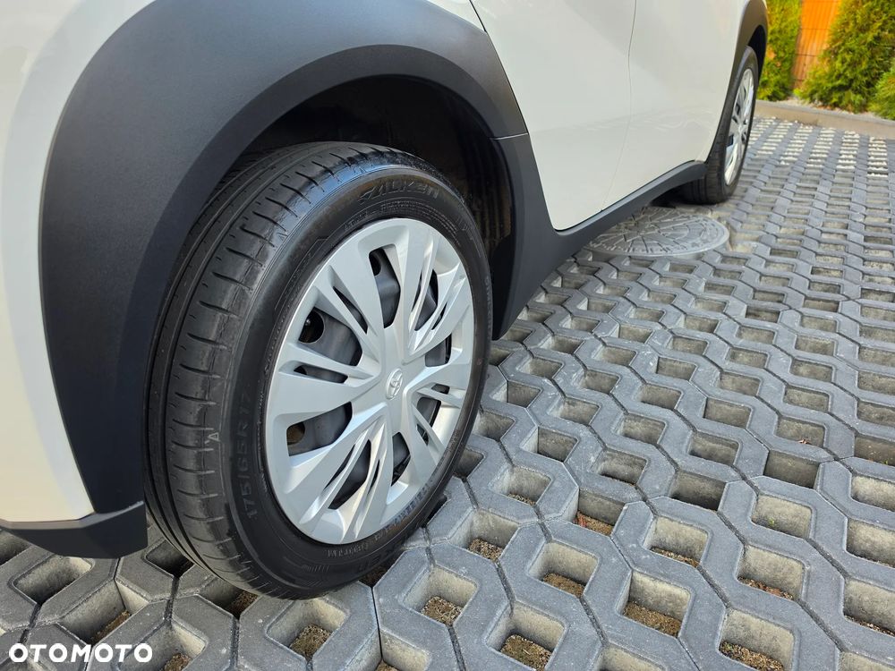 Toyota Aygo X Black&White - 9