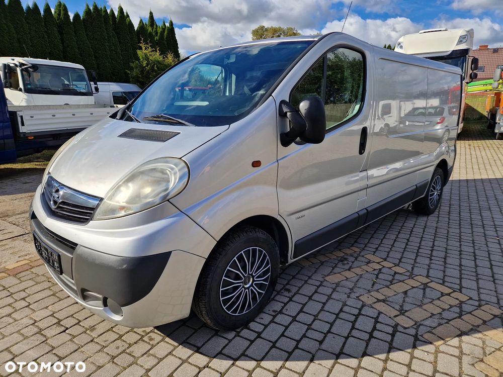 Opel Vivaro - 1
