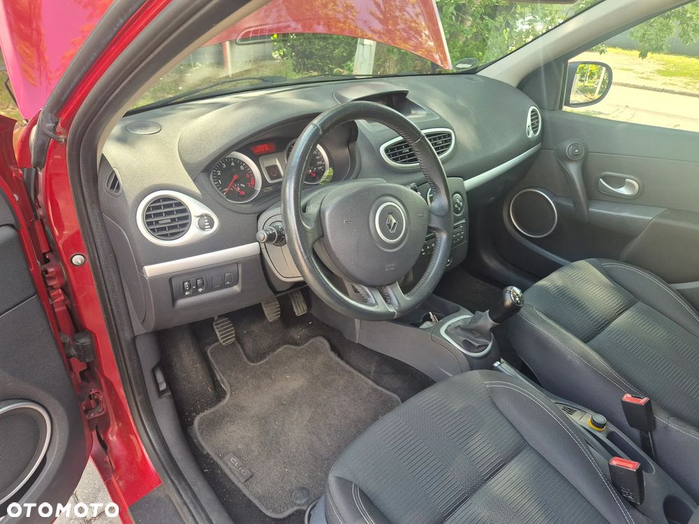 Renault Clio 1.2 16V Privilege - 15