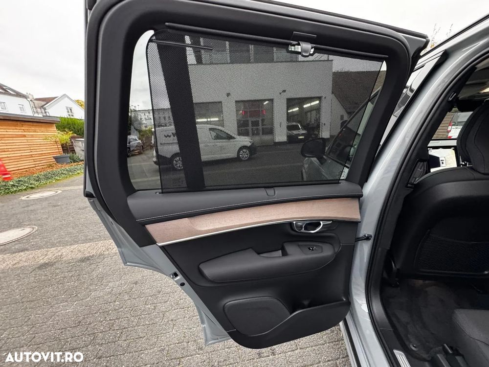 Volvo XC 90 T8 AWD PHEV Ultra Dark - 10