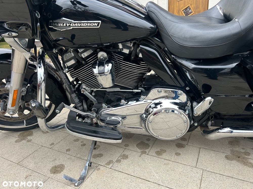 Harley-Davidson Touring Road Glide - 24