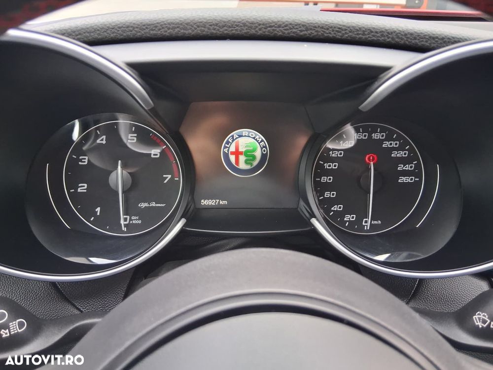 Alfa Romeo Giulia - 14
