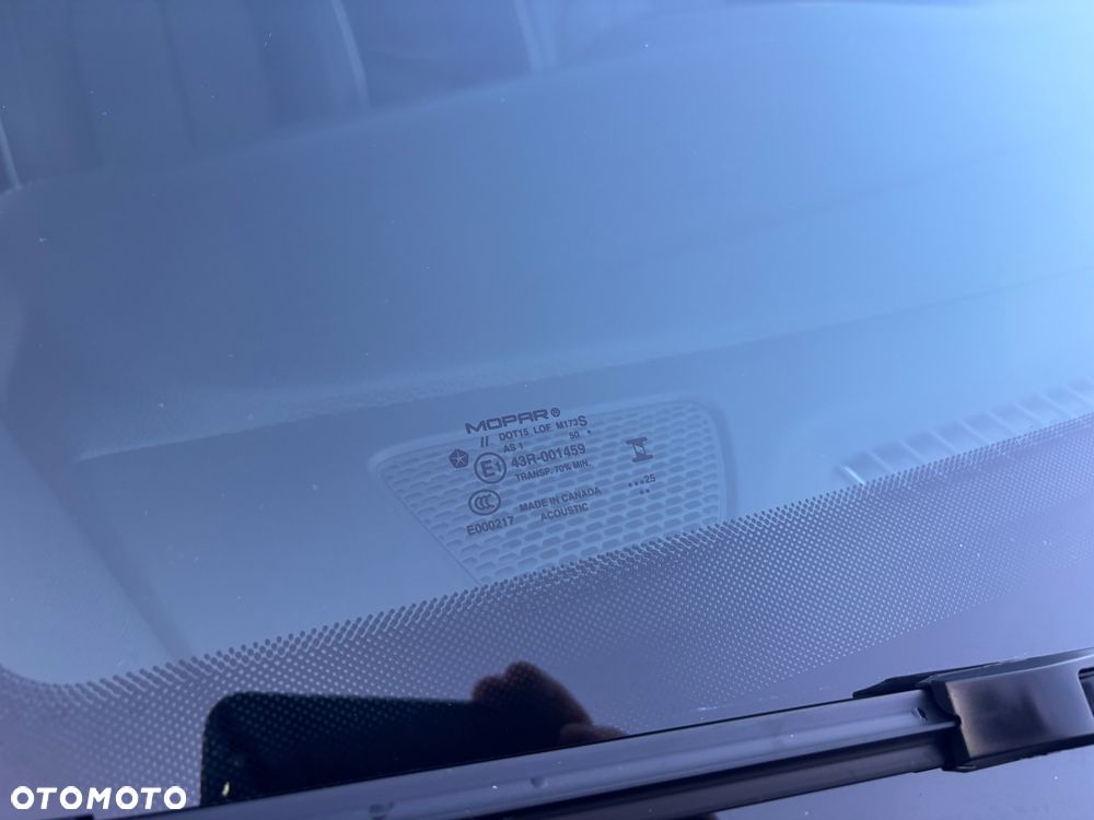 Chrysler Pacifica - 11