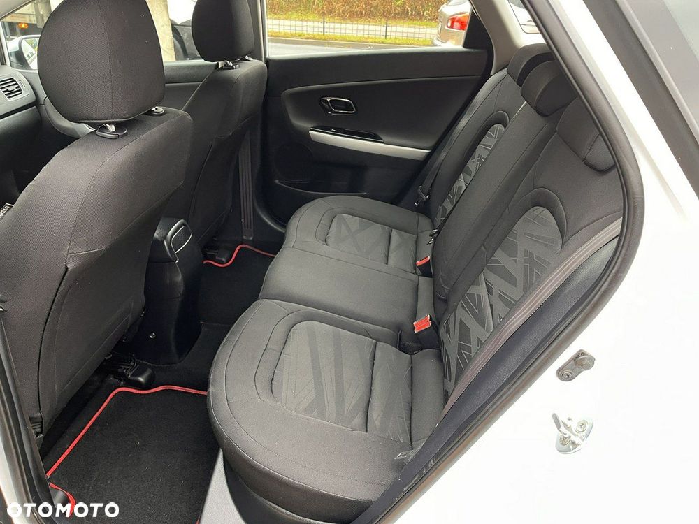 Kia Ceed 1.6 GDI Dream Team Edition - 27