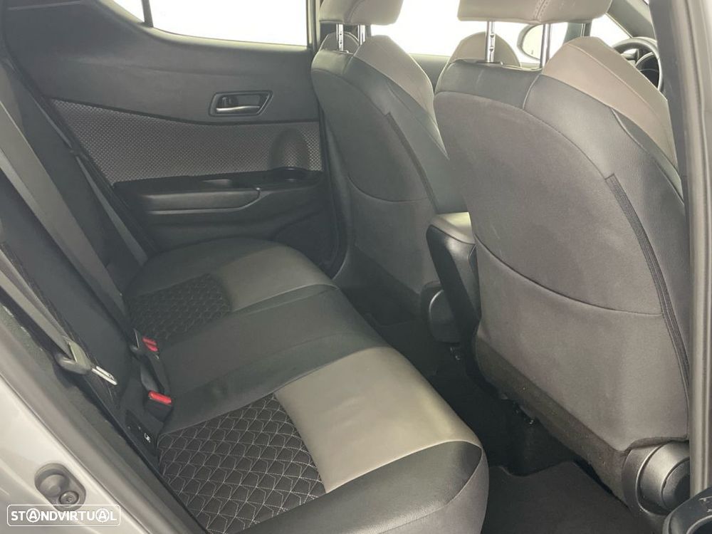 Toyota C-HR 1.8 Hybrid Square Collection - 22