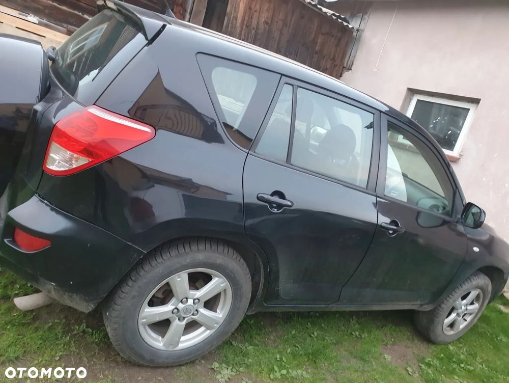 Toyota RAV4 - 6