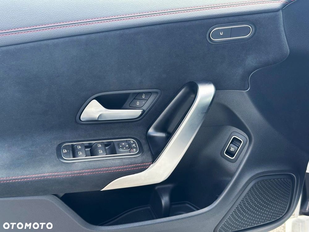 Mercedes-Benz CLA - 19