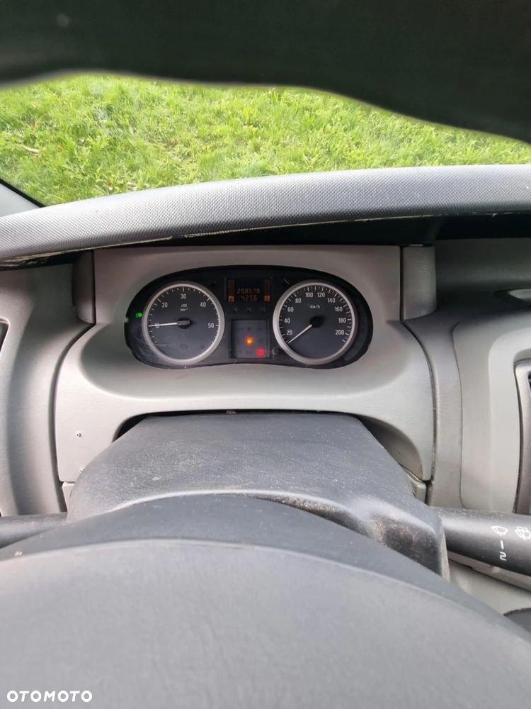 Opel Vivaro 2.0 L2H1 - 12