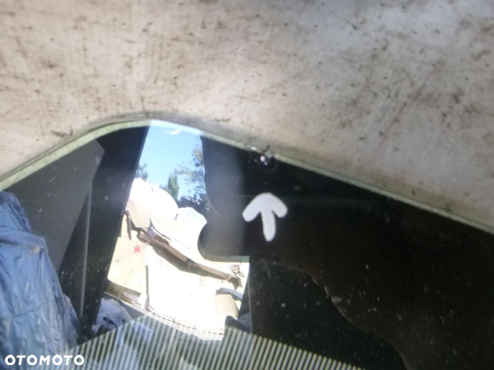 szyba ładowarka Volvo - przednia 15015408, 15079714, 11412055, 1507914  f h g L60 L70 L90 L120 L180 L220 L350 - 2