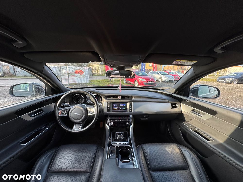 Jaguar XF 2.0 i4D Pure - 31