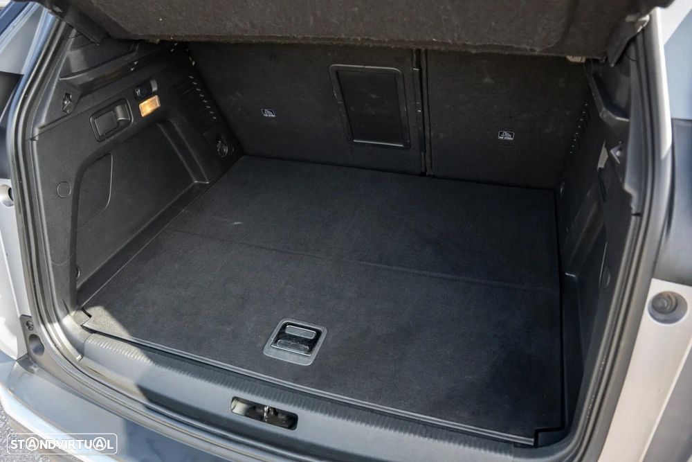 Peugeot 3008 1.6 Hybrid4 Allure Pack e-EAT8 - 22