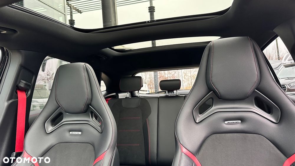 Mercedes-Benz GLA - 12