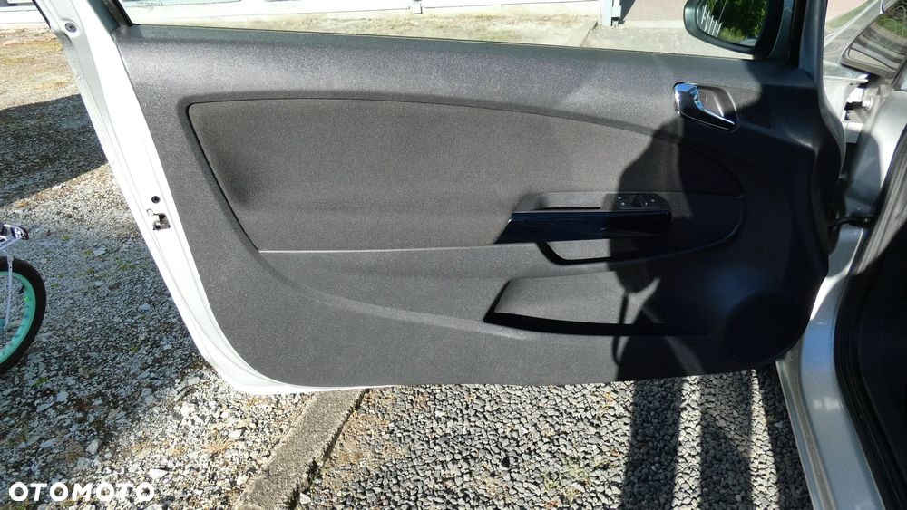 Opel Corsa 1.2 16V Enjoy - 15