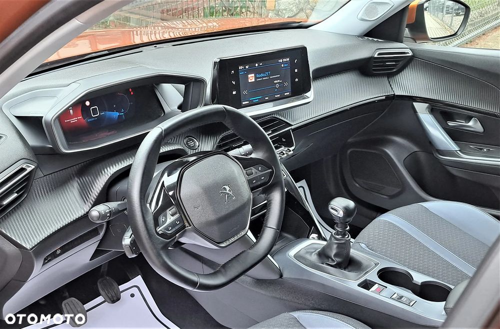 Peugeot 2008 1.2 Pure Tech GPF Allure S&S - 18