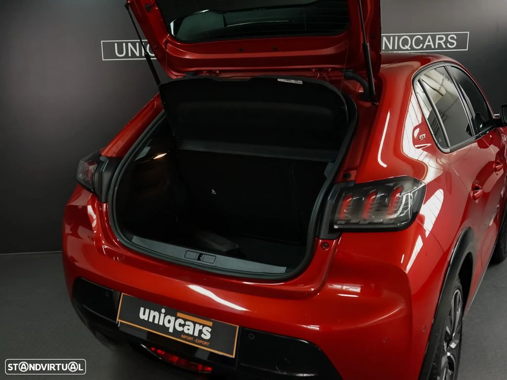 Peugeot 208 1.2 PureTech GT EAT8 - 37