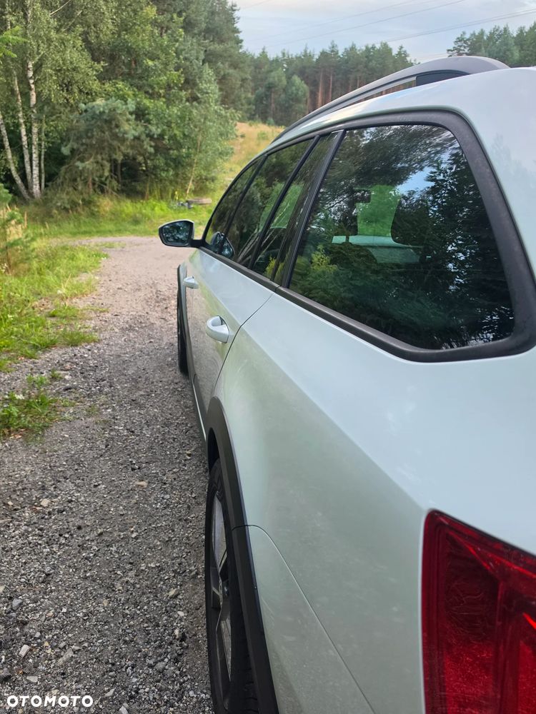 Skoda Octavia Scout 2.0 TDI 4x4 DSG - 7