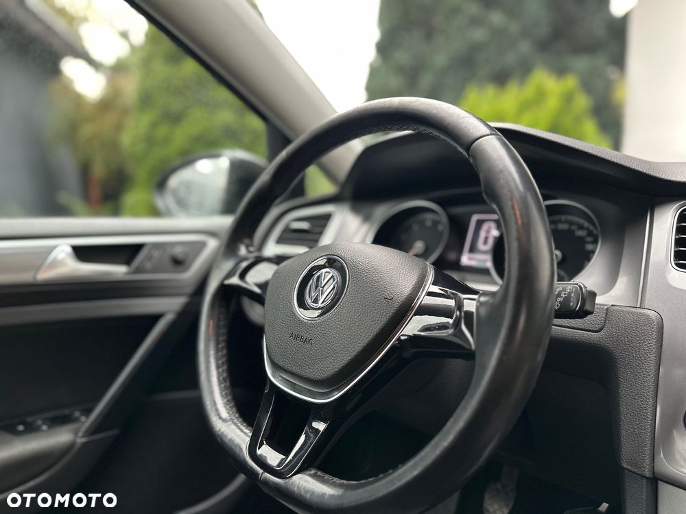 Volkswagen Golf VII 1.2 TSI BMT Trendline - 16