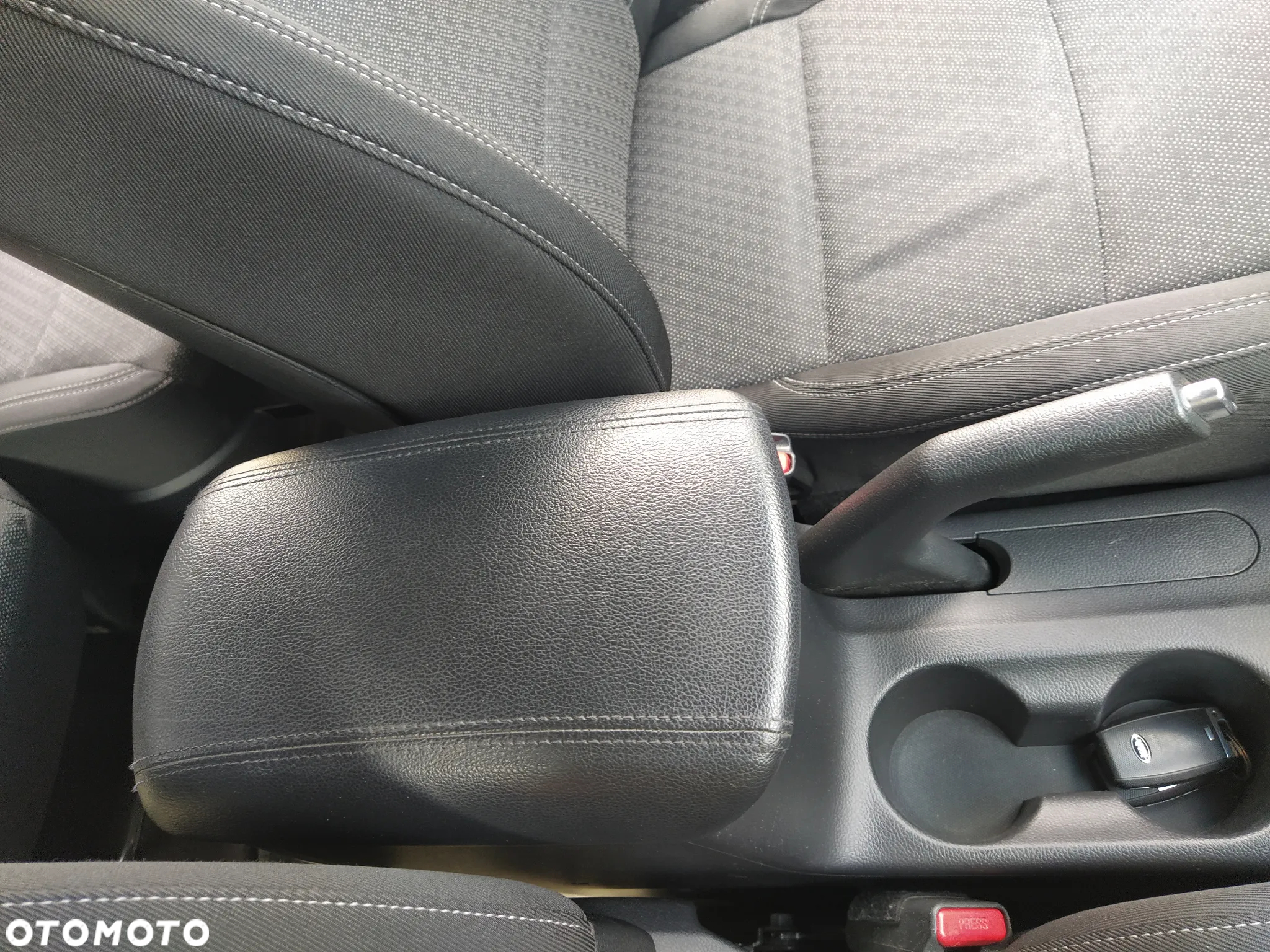 Kia Carens 1.7 CRDi 141 Edition 7 - 30