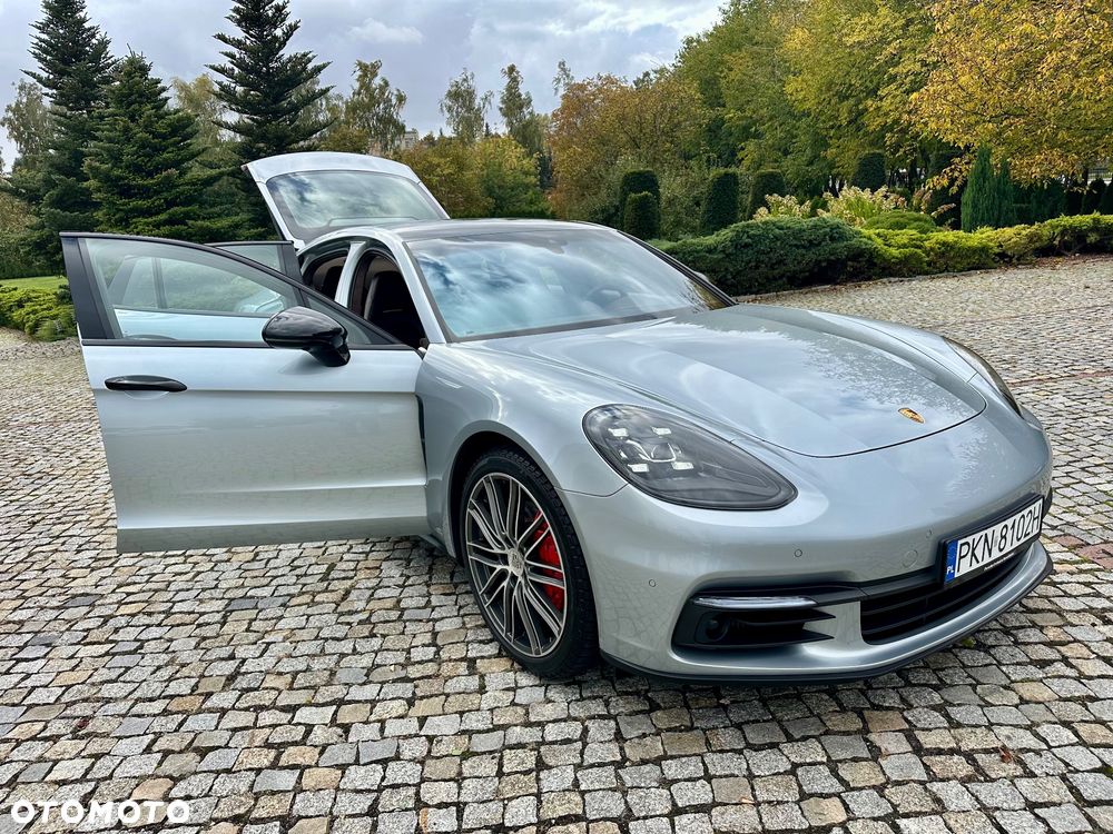 Porsche Panamera 4 - 38