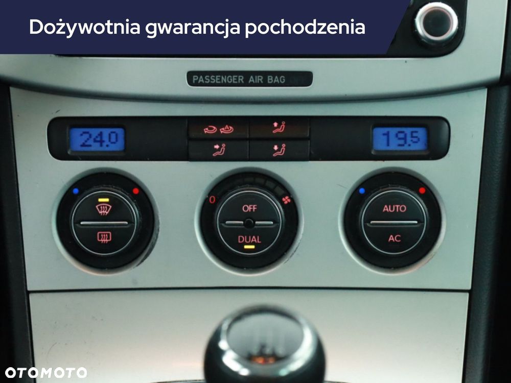 Volkswagen Passat - 13