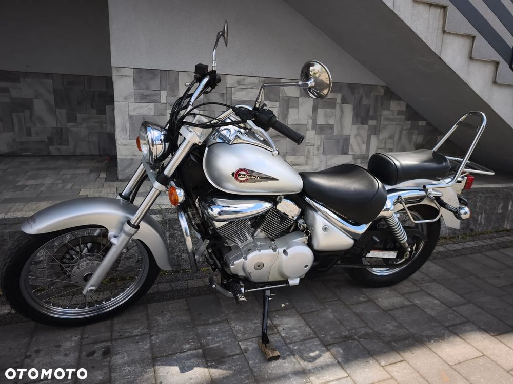 Suzuki Intruder - 4