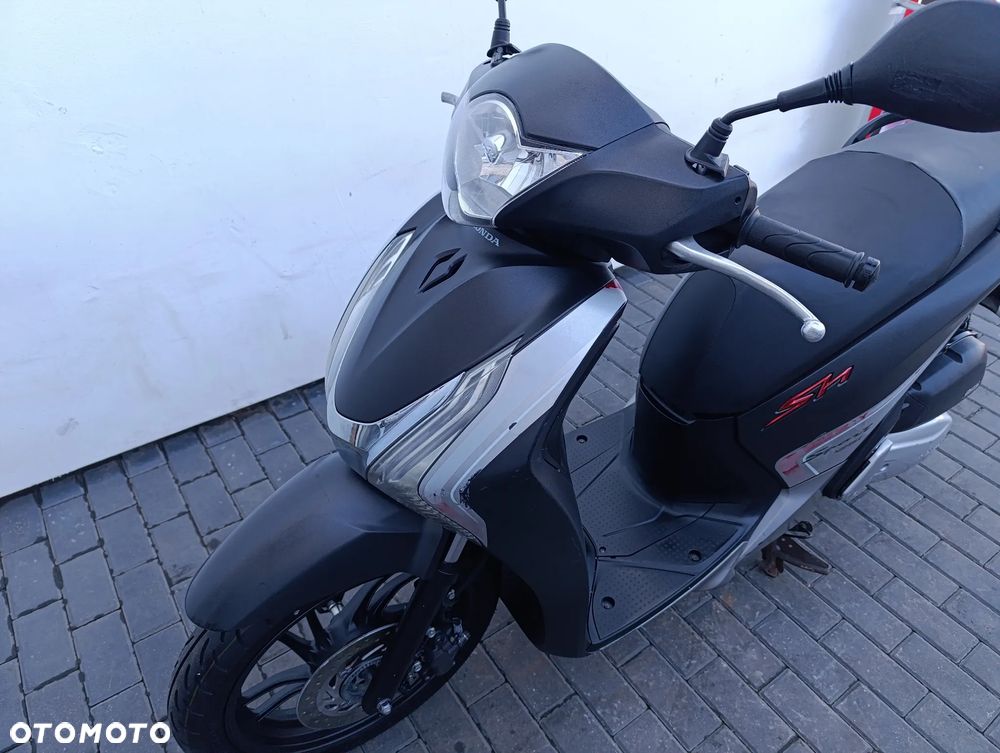 Honda SH - 9